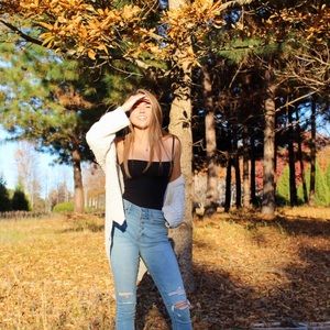 Meet your Posher, Ella